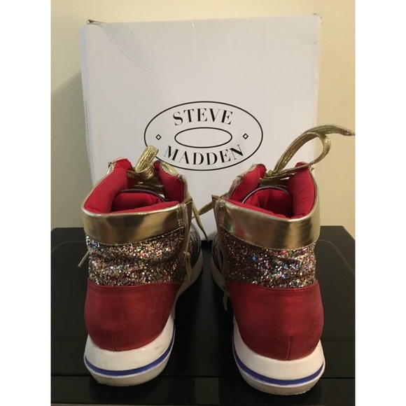 Steve Madden Sneaker - Picture 5 of 8